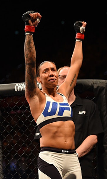 Germaine de Randamie scores KO win at home, says she's coming for the UFC belt